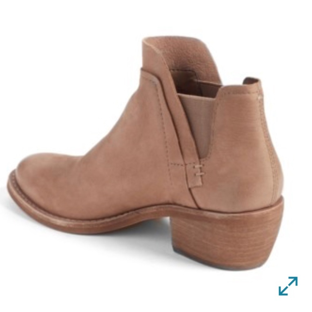 Dolce Vita Zabi Chelsea Boot - Picture 2 of 8